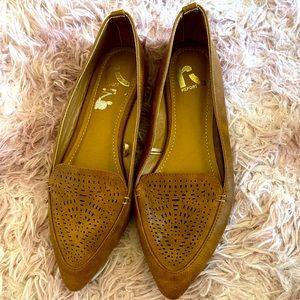 brown pointed flats size 6 1/2 in women’s